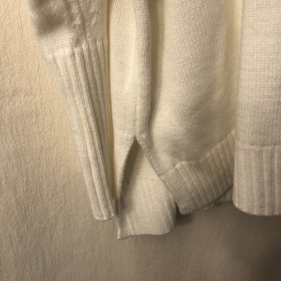 New DKNY Sweater: Size XL - Picture 6 of 10